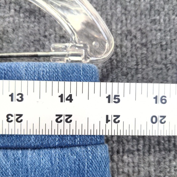 L.L. Bean Women's Pull On Cropped Jeans Blue XS Denim 5-Pocket - Picture 10 of 11